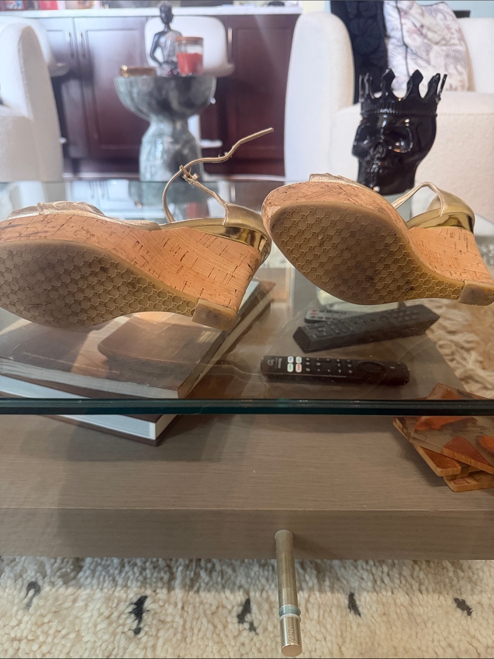 Gucci Metallic Gold Peep-Toe Platform Heels with Bow - Picture 4 of 4
